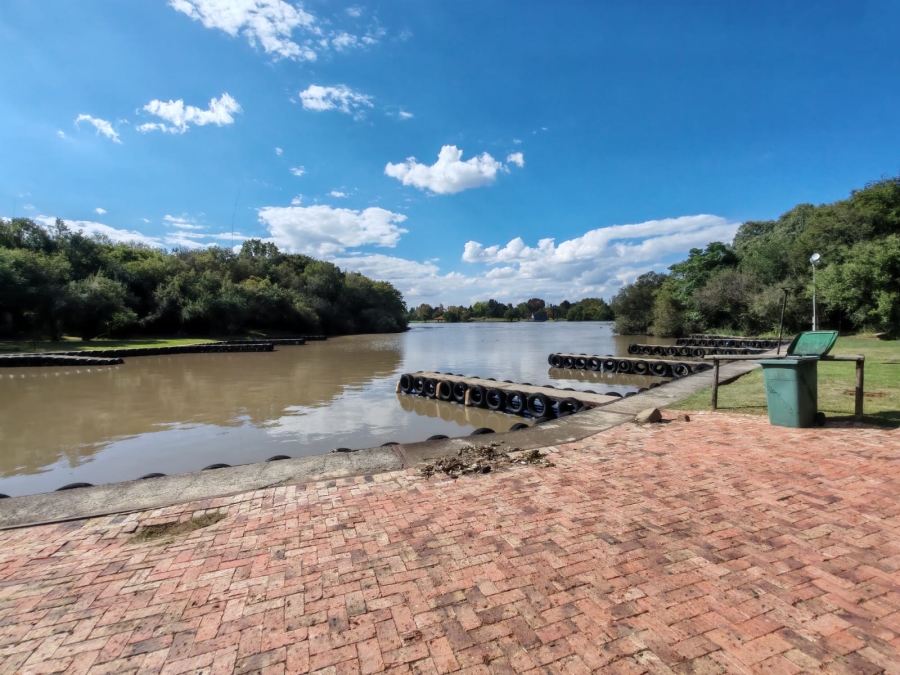4 Bedroom Property for Sale in Boschenvaal River Front Lodges Free State